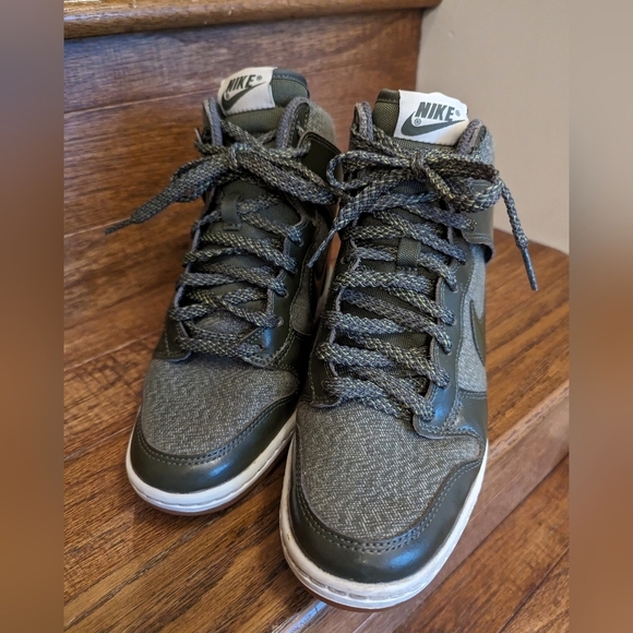 Nike Dunk Sky Hi Essential Green Sneakers Wedge Women's 7 - Picture 4 of 17